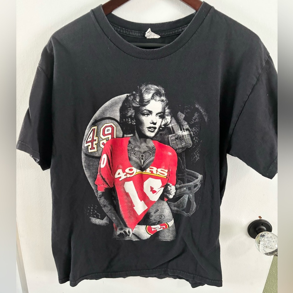 Men’s 49ers Marilyn Monroe Tee